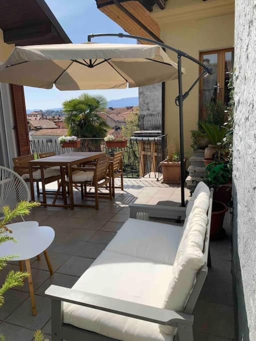 La Dolce Vita Appartement Intra Buitenkant foto