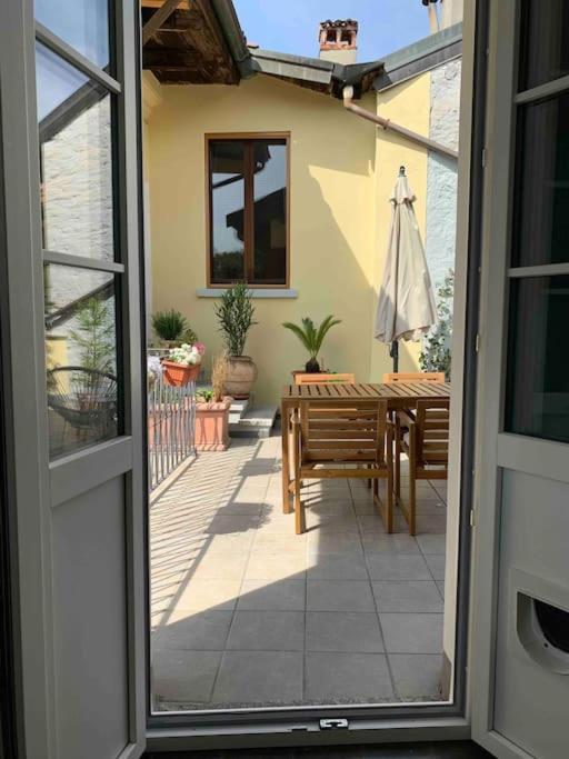 La Dolce Vita Appartement Intra Buitenkant foto