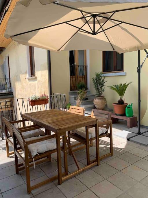 La Dolce Vita Appartement Intra Buitenkant foto