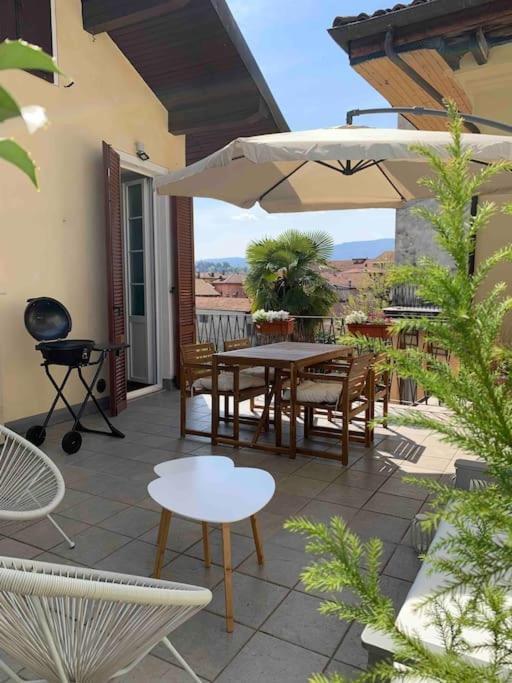 La Dolce Vita Appartement Intra Buitenkant foto