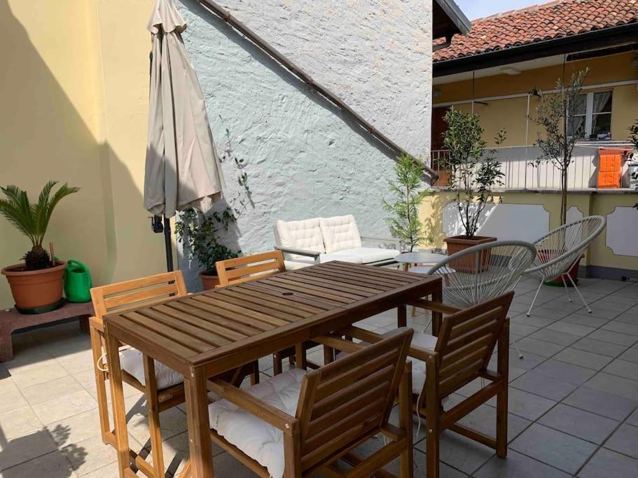 La Dolce Vita Appartement Intra Buitenkant foto